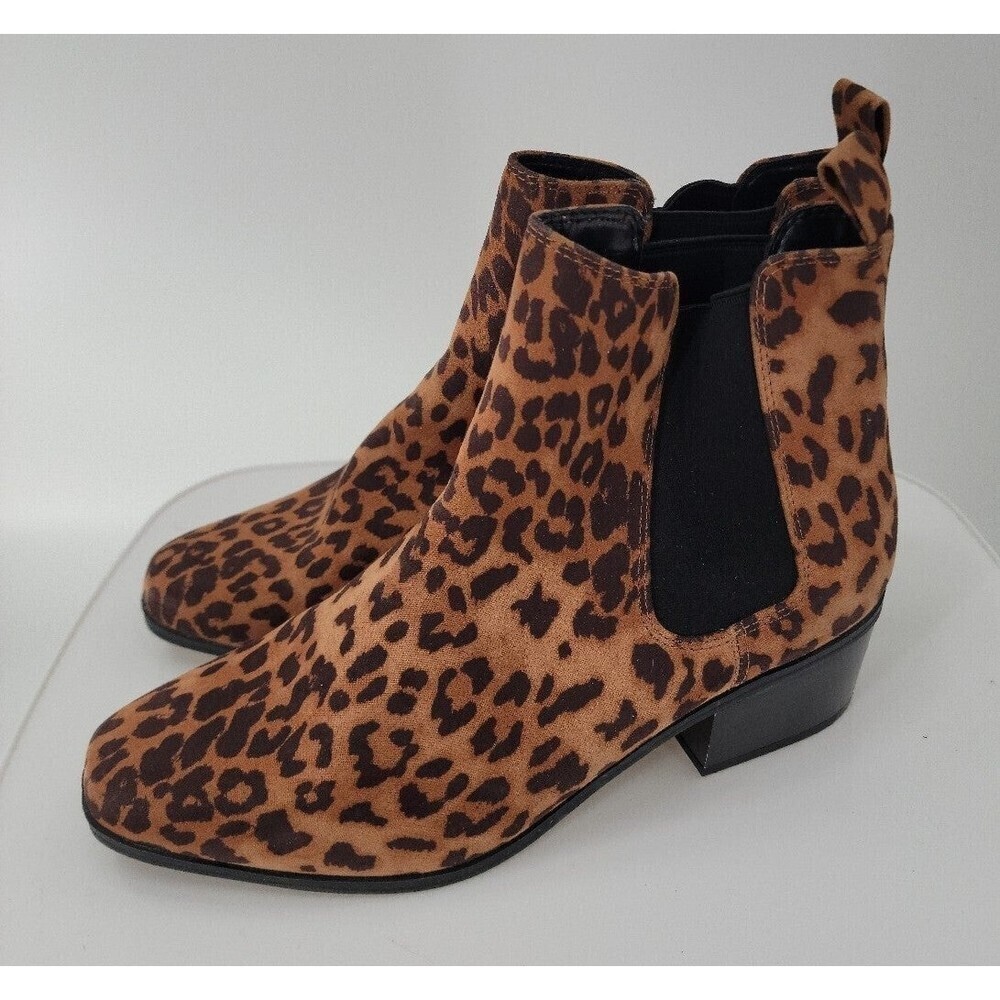 A New Day Cheetah Booties - Picture 1 of 8